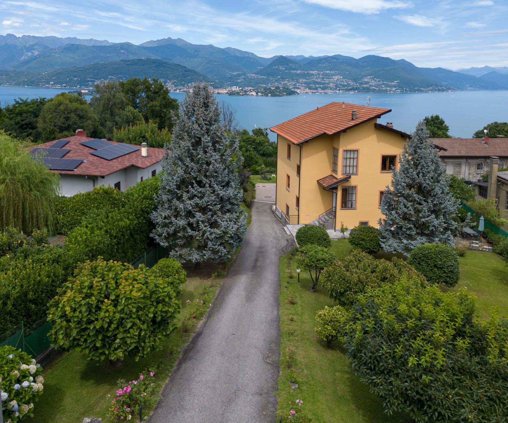 Casa Lilla - Lakeview Large Apartments With Garden Above Stresa Exterior foto